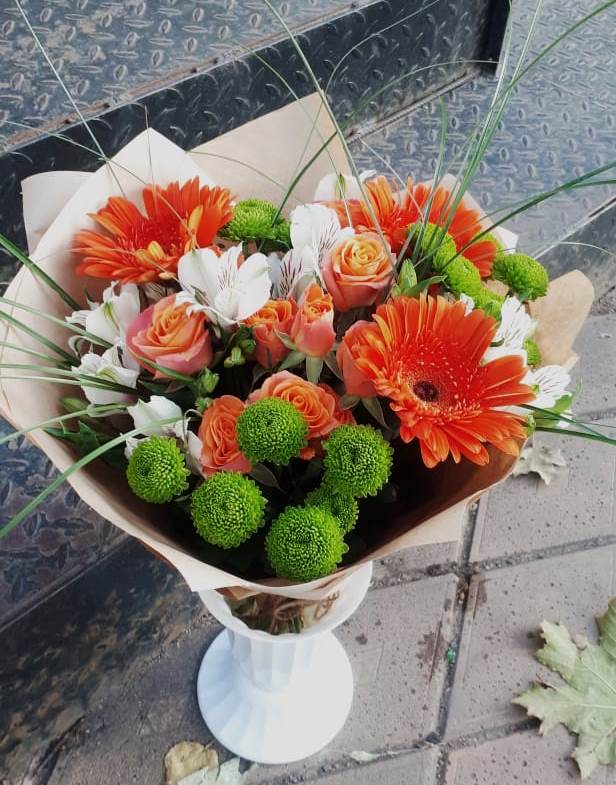 Букет цветов из: Герберы, Хризантемы, Альстромерии и Розы в Лахденпохье