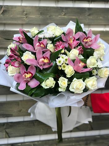 Букет цветов из: Розы и Хризантемы в Лахденпохье