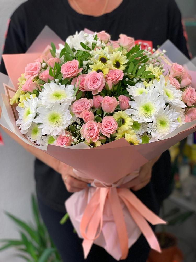 Букет цветов из: Розы и Хризантемы в Лахденпохье