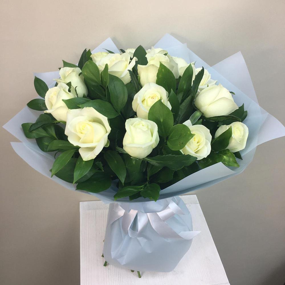 Букет 15 Белых роз Проуд в Лахденпохье