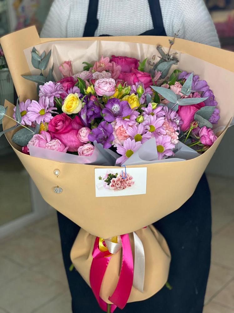 Букет цветов из: Хризантемы, Гвоздики и Альстромерии в Лахденпохье