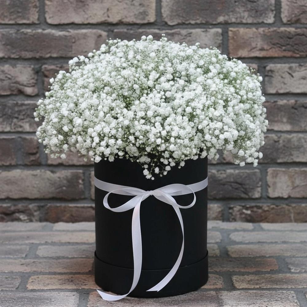 Цветочная композиция из Гипсофила в шляпной коробке в Лахденпохье