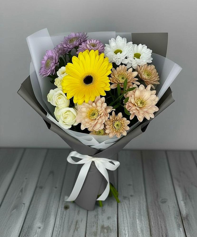 Букет цветов из: Розы, Герберы и Хризантемы в Лахденпохье