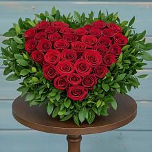 Цветочная композиция из Розы в виде сердца в Лахденпохье