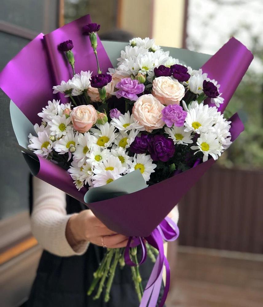 Букет цветов из: Хризантемы, Гвоздики и Розы в Лахденпохье