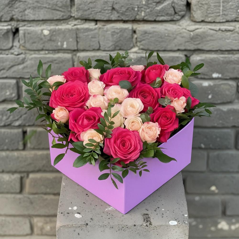 Цветочная композиция из Розы в коробке в Лахденпохье