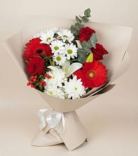 Букет цветов из:  Розы, Хризантемы, Герберы и Лилии в Лахденпохье