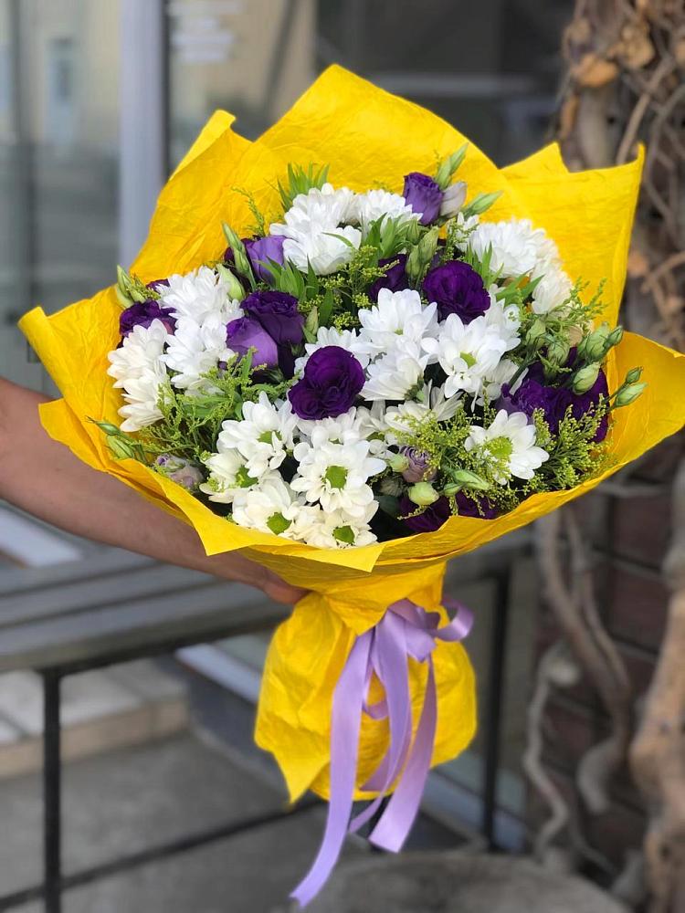 Букет цветов из: Ирисы, Хризантемы и Ромашки в Лахденпохье