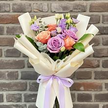 Букет цветов из:  Лизиантусы и Розы #REPLACE_PRED# Лахденпохье