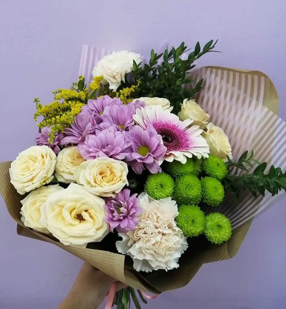 Букет цветов из: Хризантемы, Розы, Гвоздики и Герберы в Лахденпохье