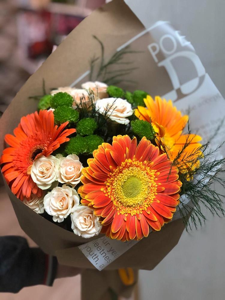 Букет цветов из: Герберы, Хризантемы и Розы в Лахденпохье