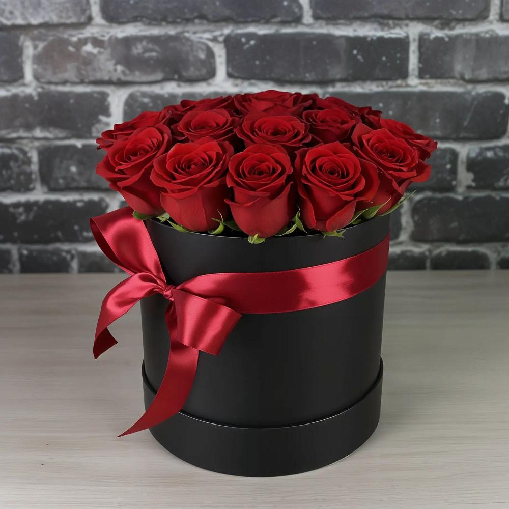 Цветочная композиция из Розы в шляпной коробке в Лахденпохье