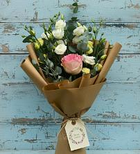 Букет цветов из:  Розы и Лизиантусы в Лахденпохье
