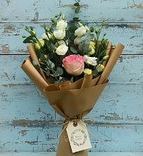 Букет цветов из:  Розы и Лизиантусы в Лахденпохье