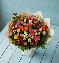 Букет Микс из разноцветных кустовых роз в Лахденпохье