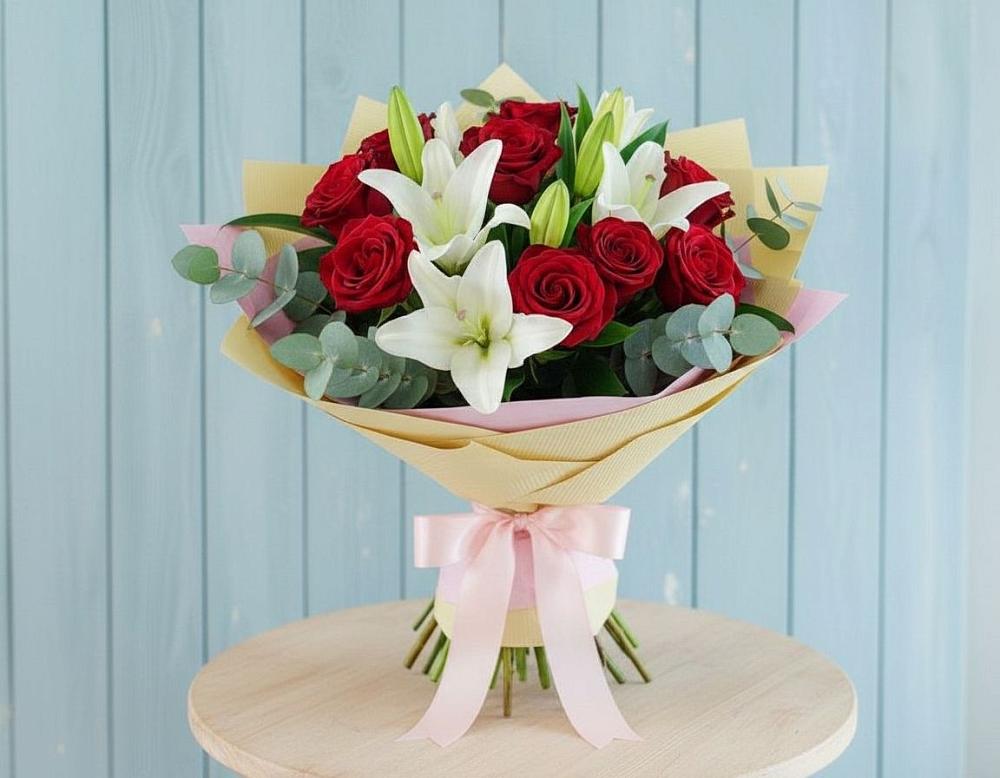 Букет цветов из: Лилии и Розы в Лахденпохье